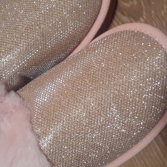 Mudd Glittery Pink Slippers Size 9 NWT - Picture 4 of 5